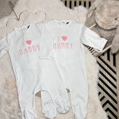🤍 Lot de 2 grenouillère bébé - Mummy + Daddy • 6 mois 🤍